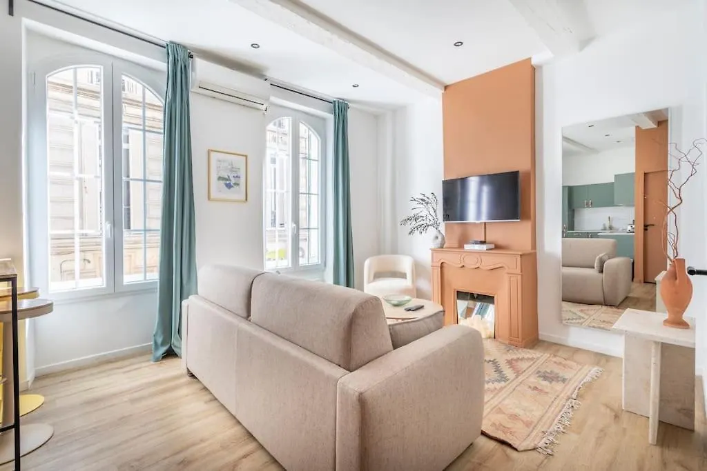 Cosy Appartement Au Coeur Du Cours Julien Marseille 0*,  France